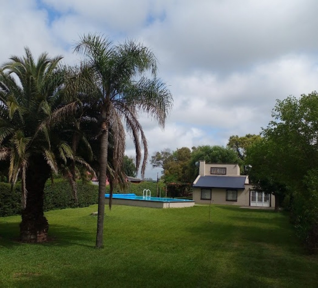 Casa Quinta con pileta y amplio parque