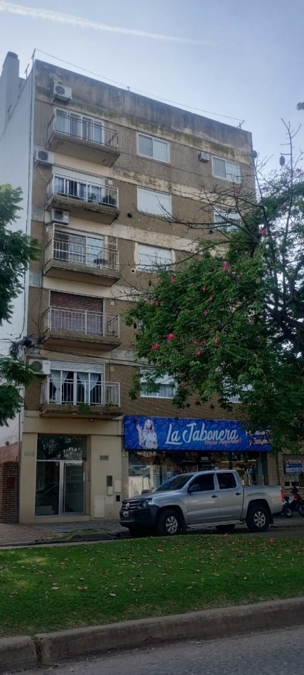 Departamento con tres dormitorios