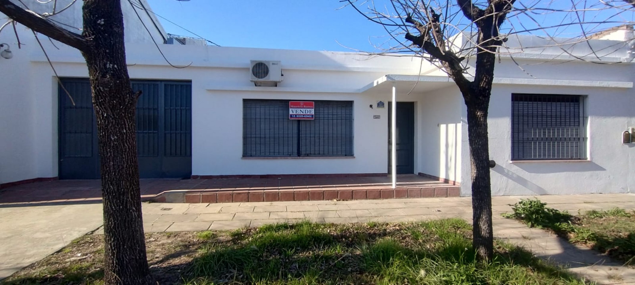 Casa con 3 dormitorios, garaje y patio 