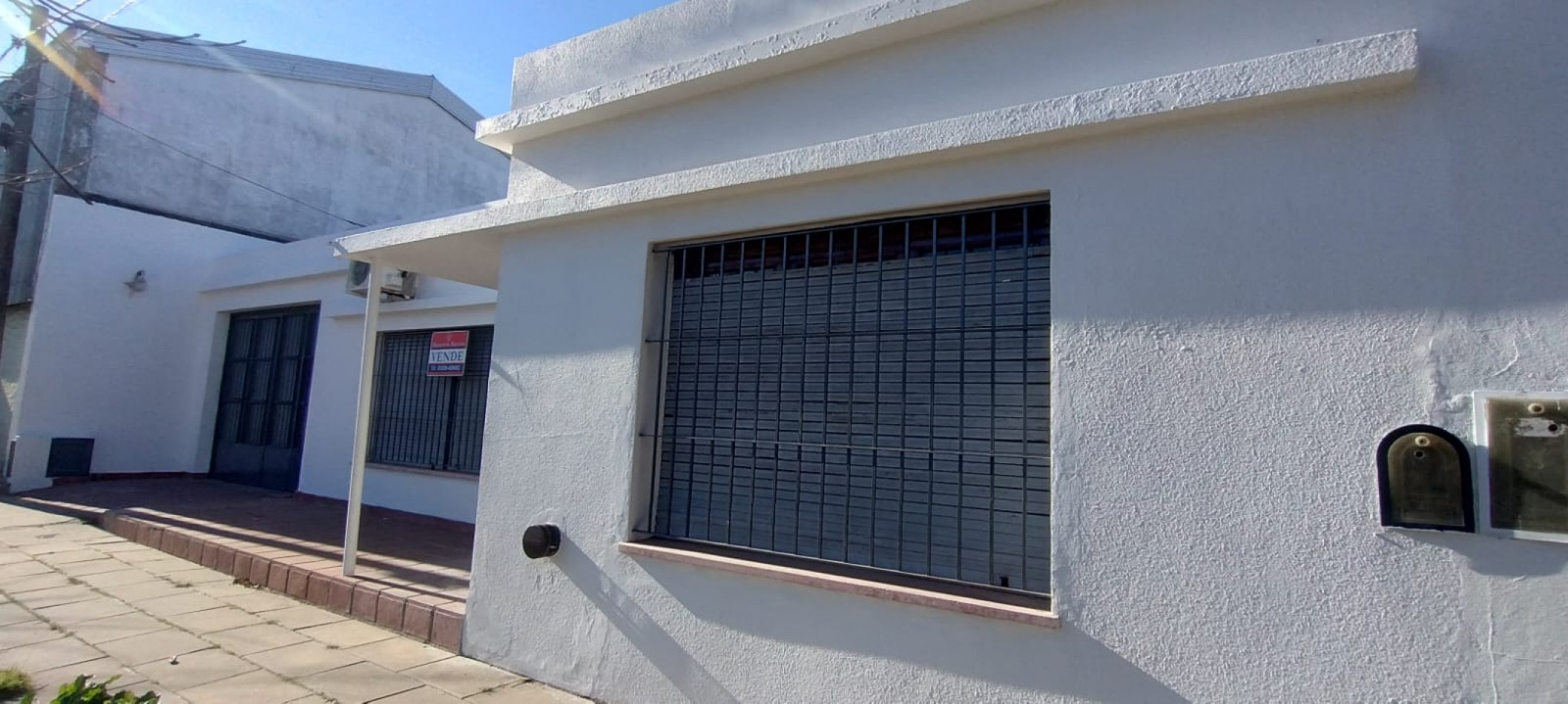 Casa con 3 dormitorios, garaje y patio 