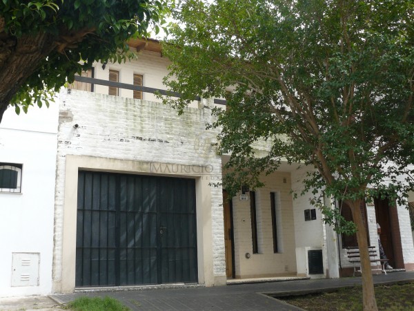 Casa en Avda. Sarmiento a 3 cuadras de las barrancas de San Pedro
