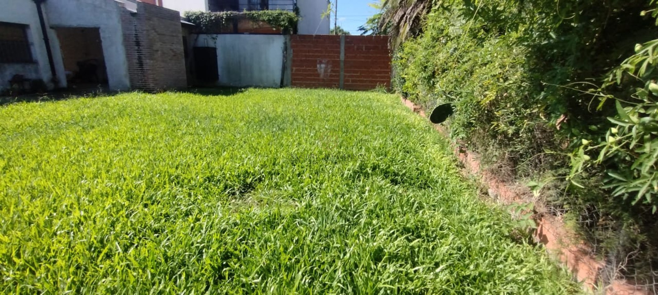 Vivienda familiar sobre terreno de 330 metros.