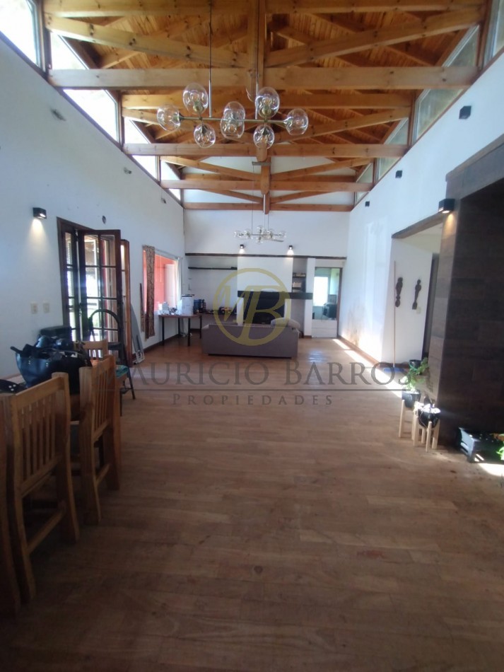 Campo de 10,5 Hectareas con importantes mejoras