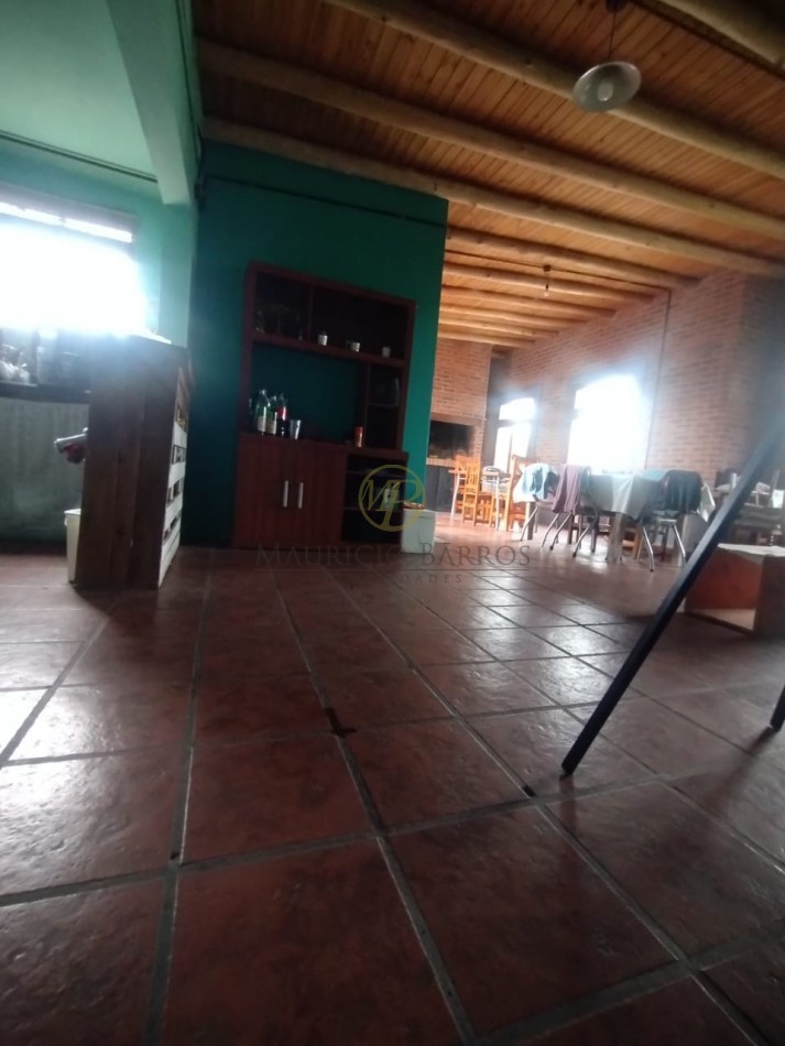 Casa y departamento amplio, ubicados en zona centrica de la ciudad.