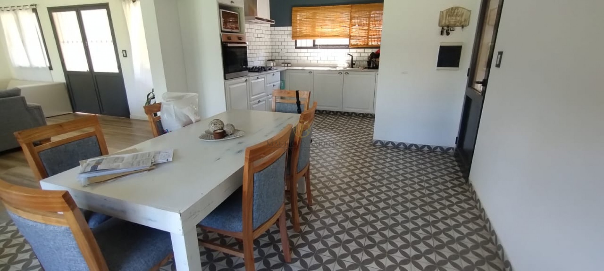 Vivienda familiar sobre terreno de 330 metros.