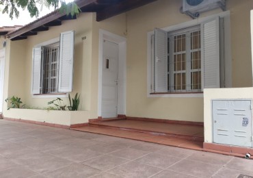 Casa 2 dormitorios sobre Avenida Sarmiento - San Pedro