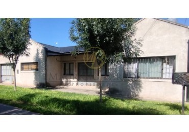 Vivienda familiar sobre terreno de 330 metros.