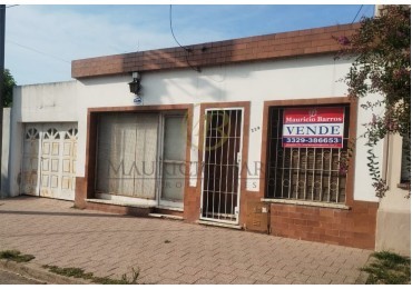 Casa en el centro de la ciudad a solo 2 cuadras de calle Mitre. 